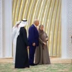 Donald Trump Terpukau Saat Kunjungi Masjid di Arab